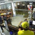 Video: cayó uno de los presuntos autores del violento asalto en estación de servicio de Capiatá – Policiales