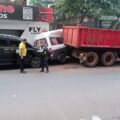 ¿Qué le pasó al camionero que arrasó con cinco vehículos en plena zona céntrica de Ciudad del Este? – ABC en el Este
