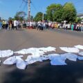 Médicos arrojan sus batas al suelo en repudio a la falta de respuesta del Gobierno – ABC en el Este