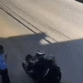 Video: así actúan los motochorros para arrebatar celulares en plena calle – Policiales