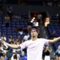 Zverev se salva de un naufragio en un US Open pasado por agua – Polideportivo